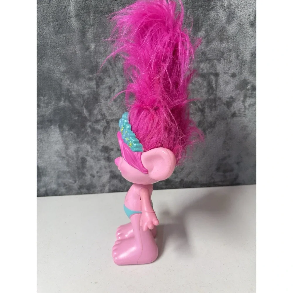 Trolls World Tour Dancing Interactive Poppy Doll & Moving Hair DreamWorks Works
